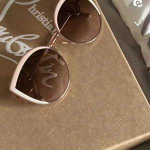 Fendi solglasögon  - 	 Fendi  FF 0290/S 35J53 pink Nypris 2.7