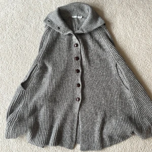 Stickad bolero💘 - Oanvänd, i storlek s, från only😊😊