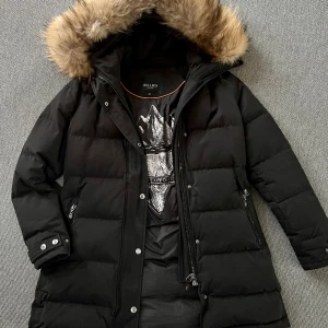 Hollies vinterjacka, 40 - Hollies vinterjacka i fint skick. Storlek 40, något tight passform. Passar 38/M.