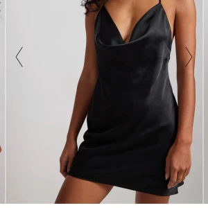 Klänning - Så fin satin klänning från NA-KD Jag råkade beställa två av dom och därför säljer 