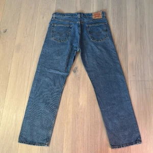 Levi’s 505 made in Mexico - Klassiska Levi’s 505 i storlek 36x32. Inga hål eller fläckar. Fler bilder eller mått kan fixas!