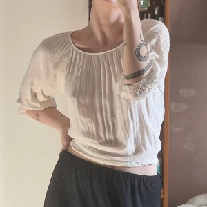 Vit blus - Vit blus i storlek xs