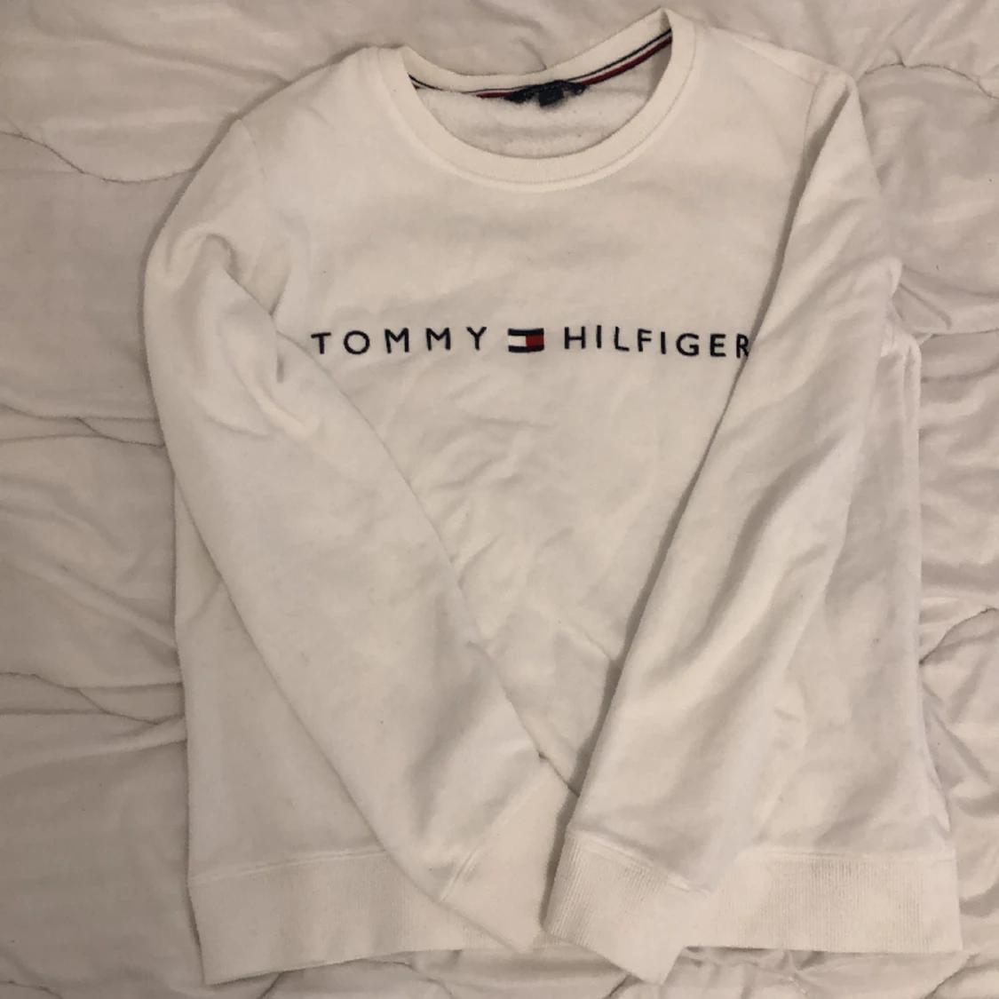 2 tommy hilfiger sweatshirt för priset av 1   - 90