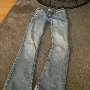Low waist jeans  - Lågmidjade bootcut jeans!  Super fina och i fint skick, säljer då de inte passar mig! ❤️