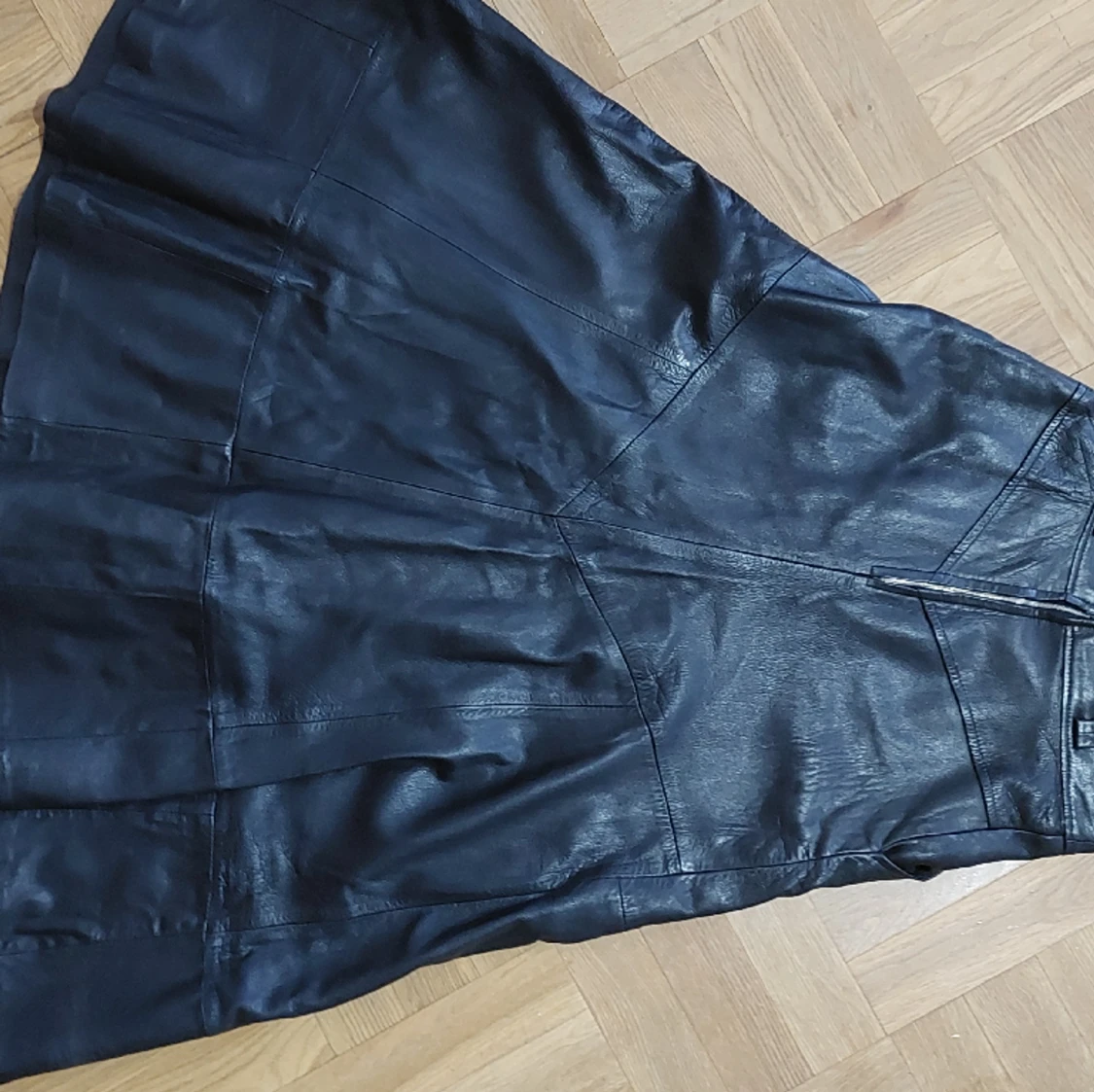 Maxikjol svart läder - 90