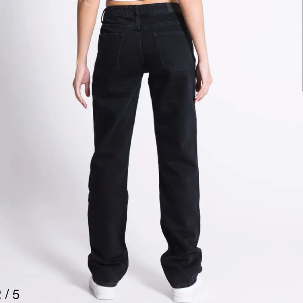 Lågmidjade svarta jeans från lager 157. Oanvända.. Jeans & Byxor.