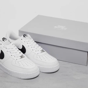 Nike Air Force 1 07 White/Black - Nya 