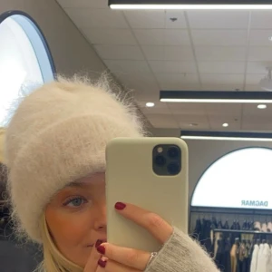 Toteme mössa - Såå fin tomteme mössa i 100% alpacka! Nypris 1400