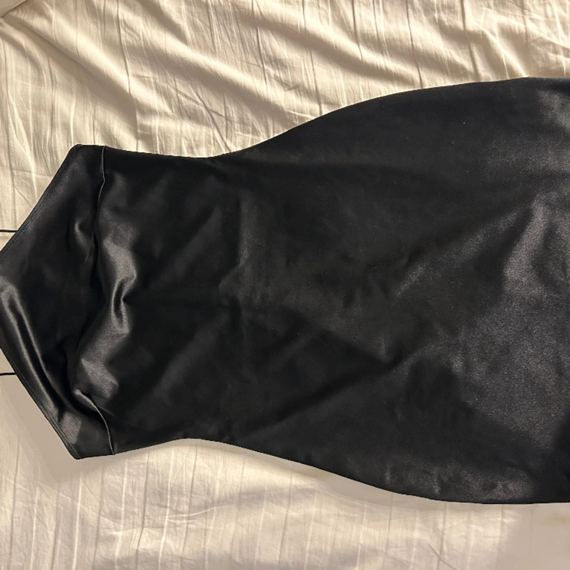 Svart kort klänning