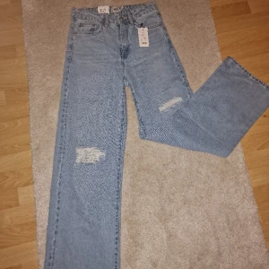 Jeans - Super fina, oanvända pga för liten i storlek🥰