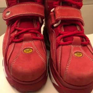  - Condition 9/10 Endast använda 3 gånger. Nypris 1699 Mötas/frakt - köparen står för frakten