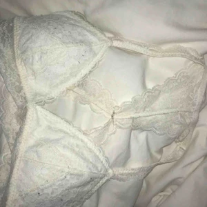  - Hollister bralette, använt 1 gång. Kan mötas upp i stockholm. 