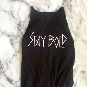  - Snygg body Storlek S Helt oanvänd!  40kr 