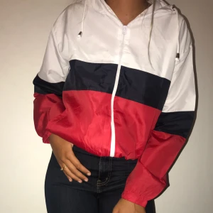  - Tunn vindjacka, endast testad Frakt tillkommer