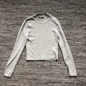  - Storlek S  Köparen står för frakt 