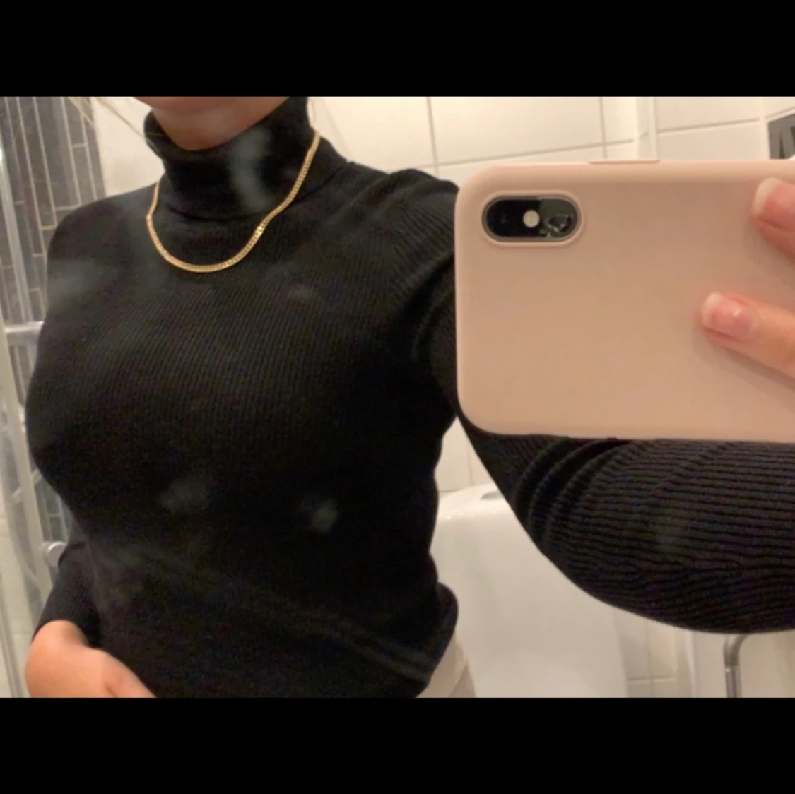 Polotröja svart storlek xs/s  - 90