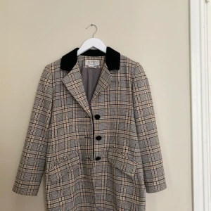 Petite kavaj  - Kavaj inköp i Paris, från petite sophisticate 