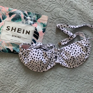 Aldrig använd bikinitopp  - Från Shein. Aldrig använd pga för sen leverans.
