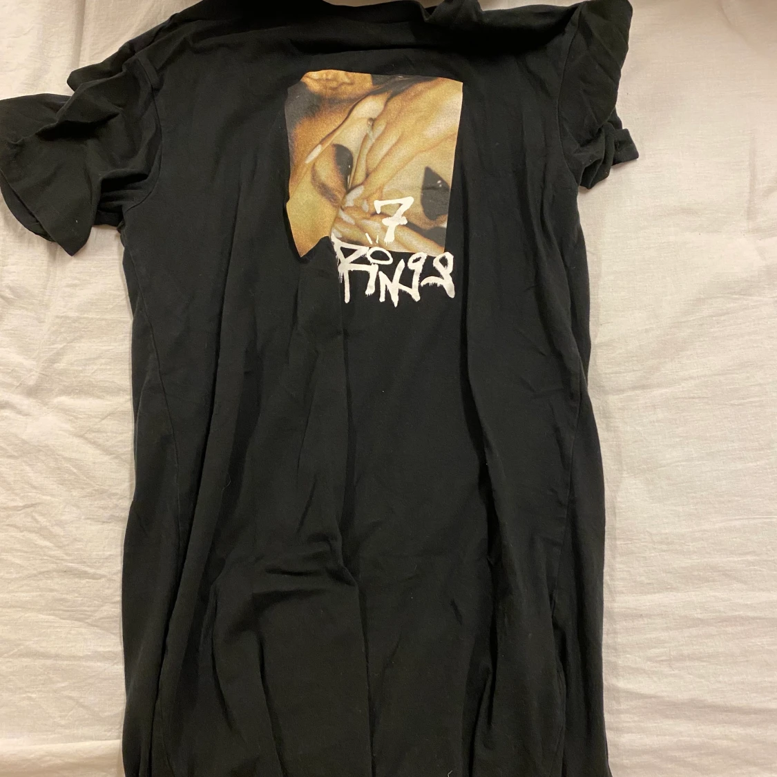 Ariana grandes tröja/klänning!!