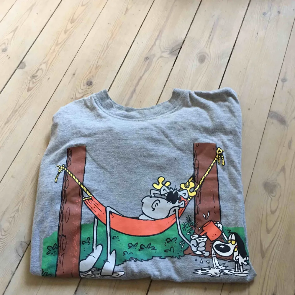 Vintage t-shirt från tecknade serien Hälge. I mycket gott skick 🌸. T-shirts.