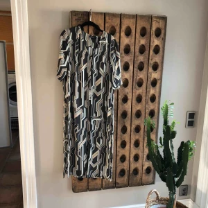  - Halvlång tunn tunika hög slits i sidorna  Som ny