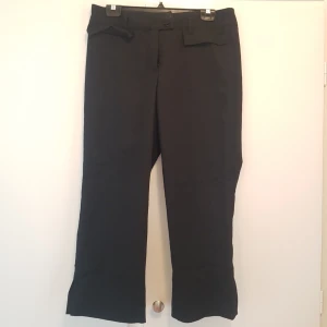  - Kostymbyxor från kappahl i storlek 40. Använd fåtal tillfällen 