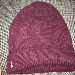  - Superfin mössa. Använd några gånger.  Tvättad!!!!! 