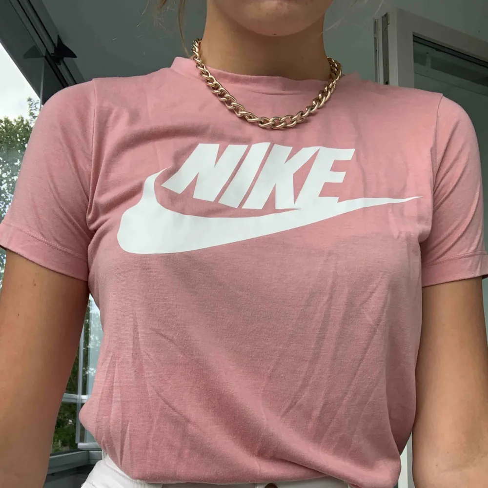 Super skön Nike t-shirt. Nästan oanvänd. T-shirts.