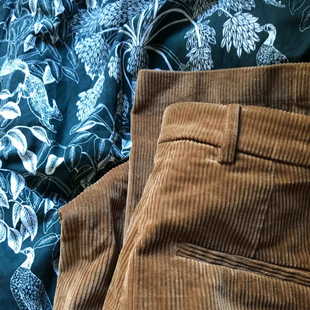 Manchesterbyxor, älskar dom men för små för mig :(. Jeans & Byxor.