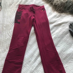  - Victoria secret yoga pants lila/vinröda 