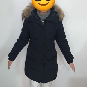 Vinter jacka - Använd 3-4 månader, vill sälja för köpte en nu jacka så använder inte den längre, köpte den för 2500 säljer för 1800, storlek M