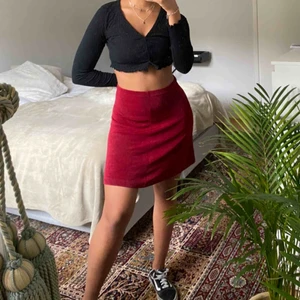  - Skitfin röd kjol!❤️