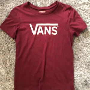  - Snygg Äkta Vans topp i nyskick! Frakt 30kr