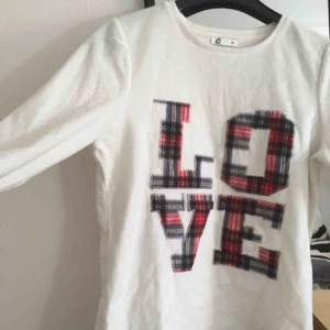  - En mjukispyjamas från cubus, byxorna i storlek S och tröja i XS