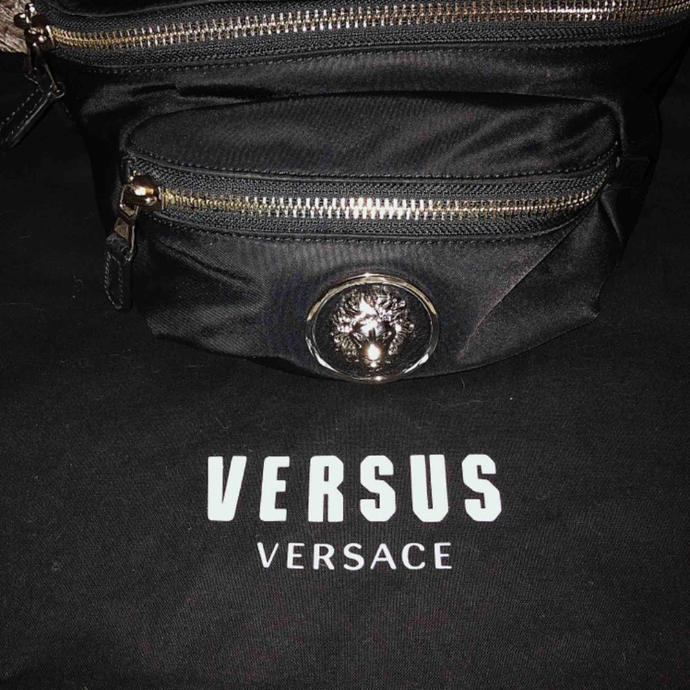 Versace väska - Versace | Plick Second Hand