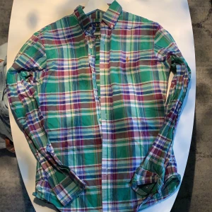 Ralph laure.  - Bra skick, alla skjort som ligger ute alla för 400 vid snabb affär 