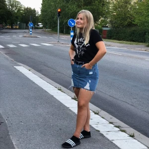 Jeanskjol - Använd några gånger under 1 sommar💞