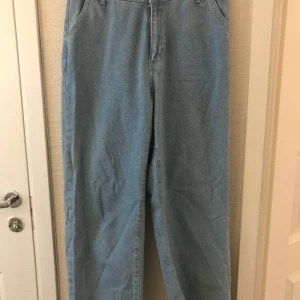 Somriga jeans - Vida byxor i tunt material perfekt för sommaren