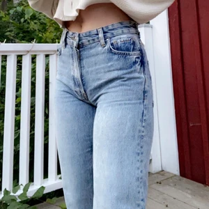 Karve jeans (fit girlfriend) (sise s) - Nästan oanvända. ”Frakt ingår i priset” köpt ifrån carlings. Pris kan diskuteras 