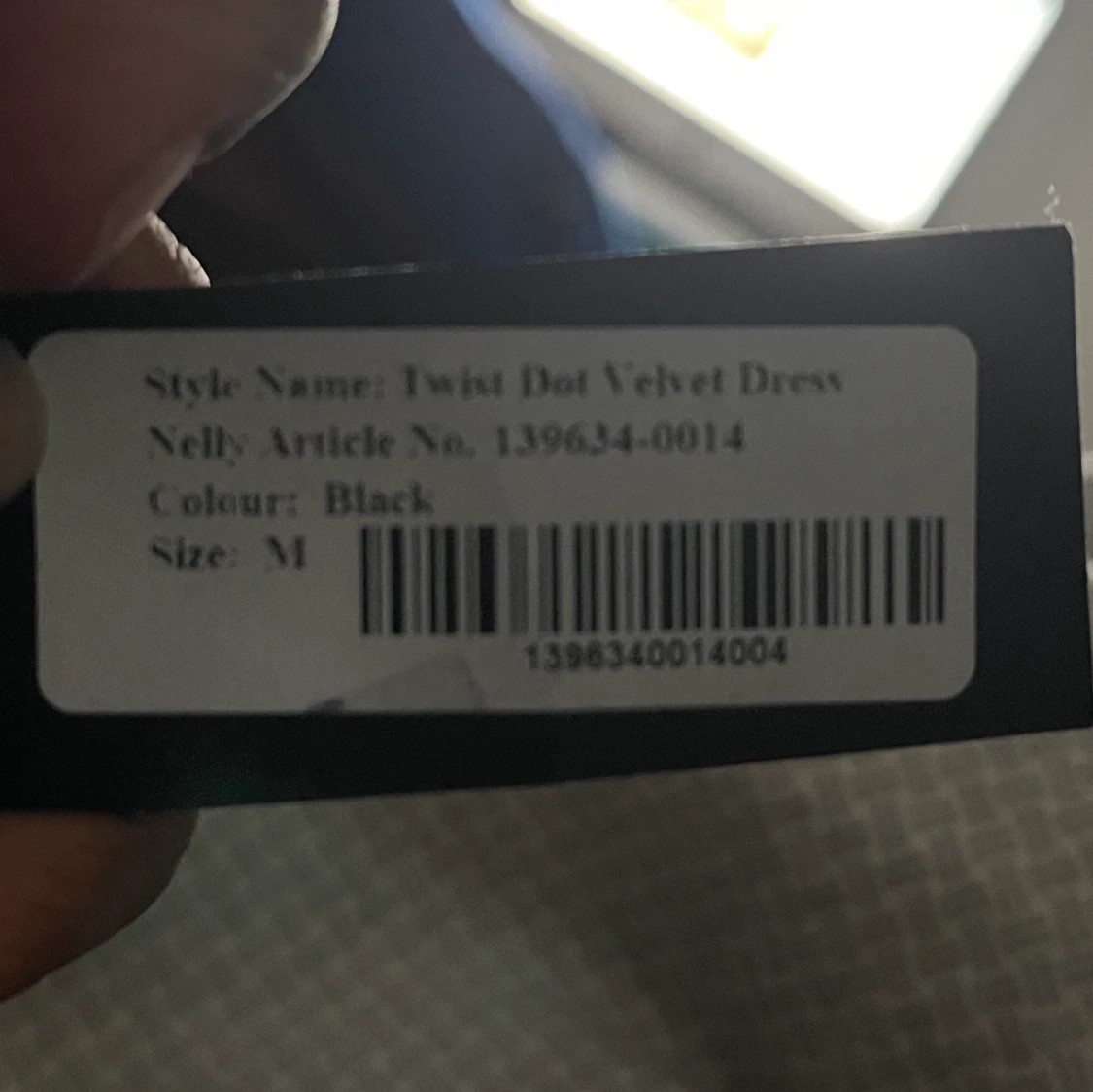 Sammetsklänning från Nelly - 91