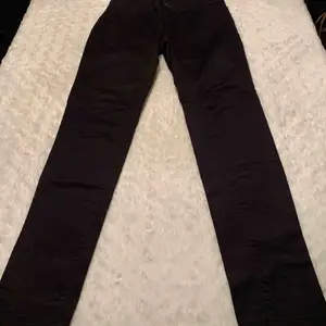 Zara jeans knappt använda , storlek 36.