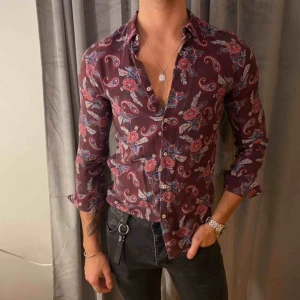  - Säljer denna skjortan från ZARA man!🪐