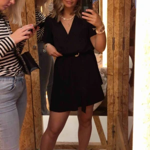  - Jätte fin klänning från weekday Jätte bra skick  9/10  