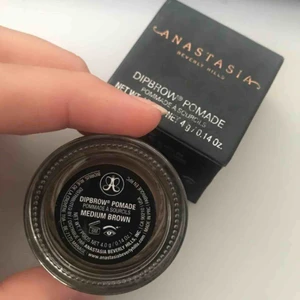  - Helt ny Anastasia dipbrow köpt för 270 . Råka köpa fel färg den e ej använd.