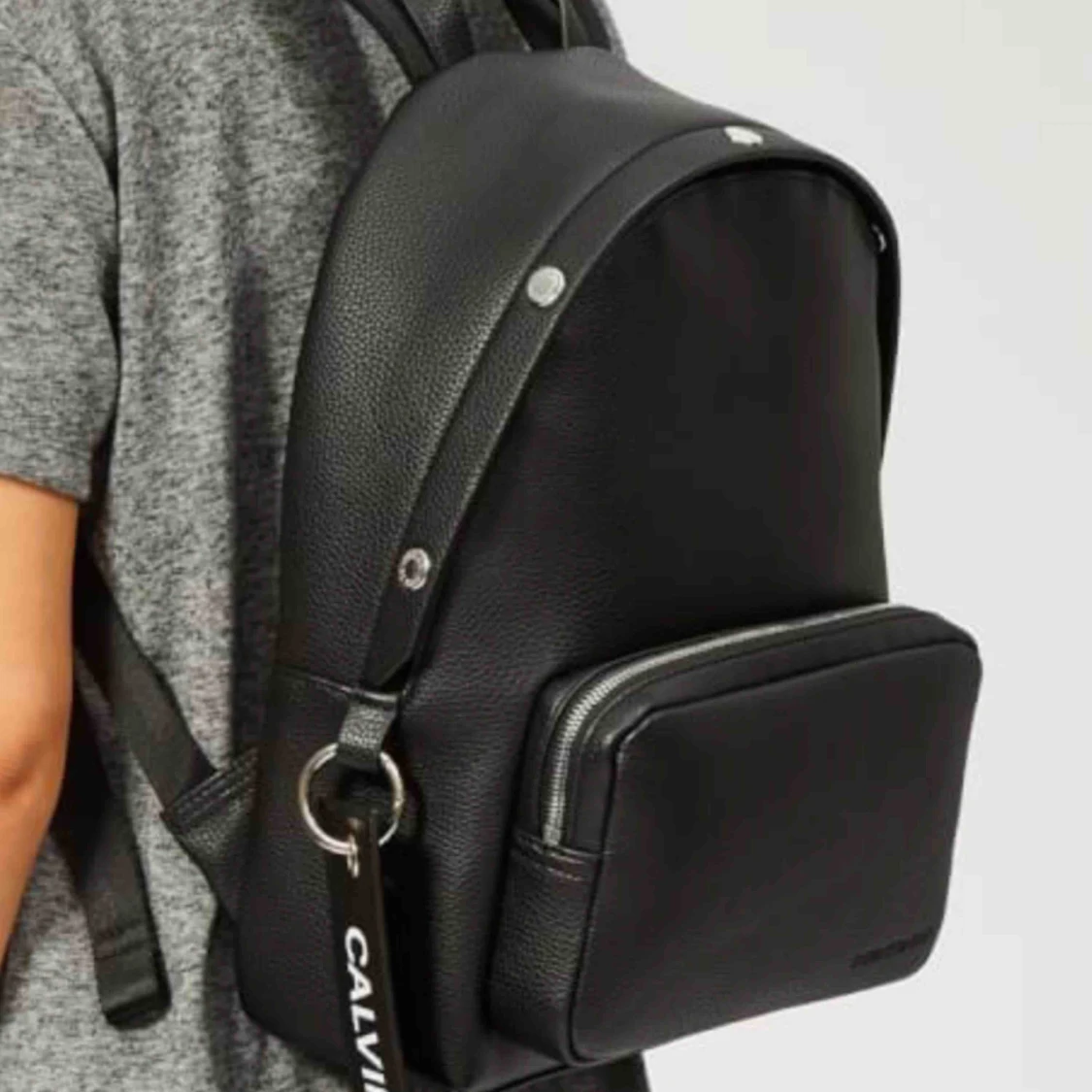 Calvin Klein väska  - 90