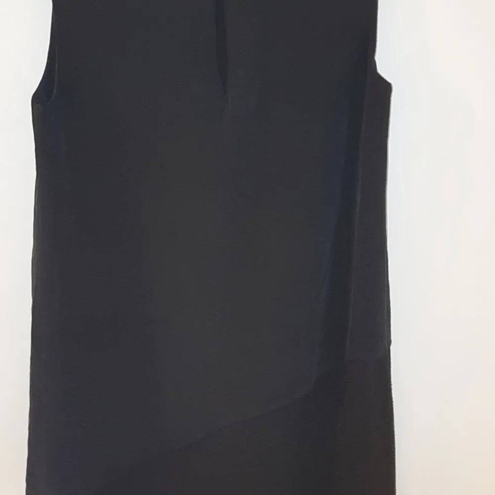 Fin svart elegant klänning i storlek S. Klänningar.