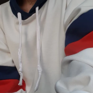 Hoodie  - Jättefin hoodie som knappt är använd, kan passa S också 💞 FRAKT INKLUDERAD I PRISET 