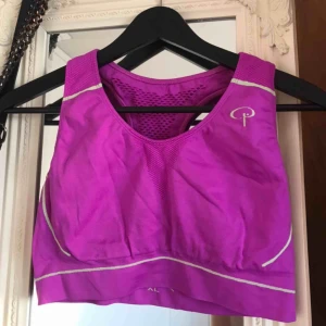  - Sport-bh från pierre roberts storlek XL men passar nog L/M ocksp