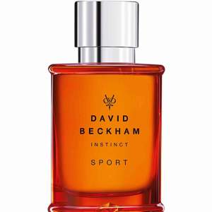 David Beckham parfym (Instinct Sport). En av hans mest klassiska parfymer med en härlig doft som varar länge (som Hugo Boss eller Ralph Lauren) Aldrig använd, bara tagen ur förpackning för att fota. Mötas eller frakt på 20 kr.
