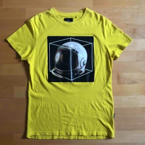  - Vailent tröja från Carlings i bra skick i storlek S. Inga fläckar eller skador.